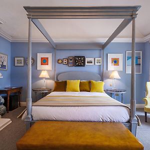 Suite Four Poster Bed